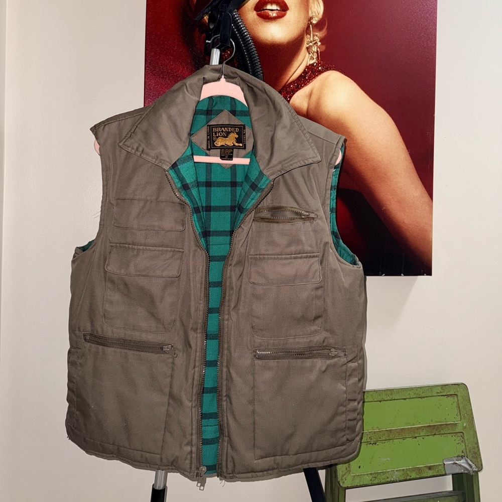 Branded Lion Men's Green and Brown Vest *stuck zipper on front  pocket*